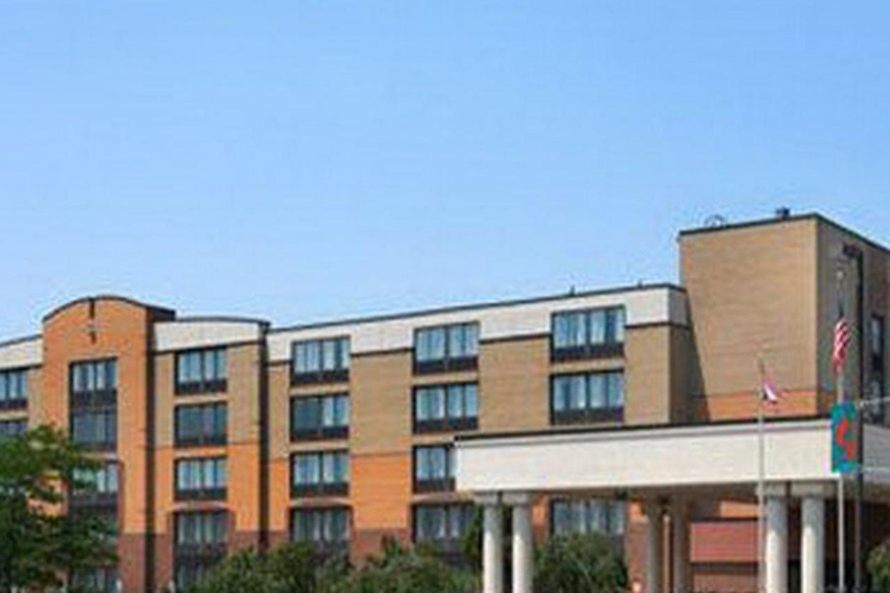 Fairbridge Hotel Cleveland East Wickliffe Экстерьер фото