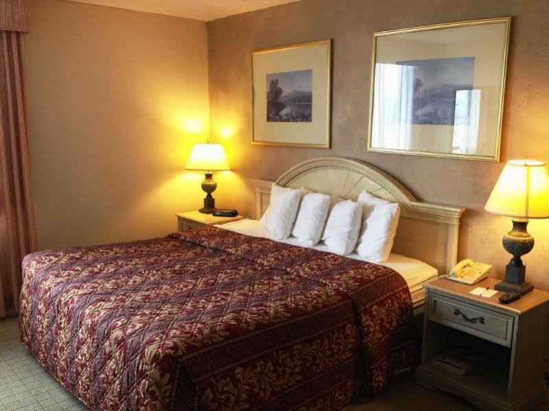 Fairbridge Hotel Cleveland East Wickliffe Экстерьер фото