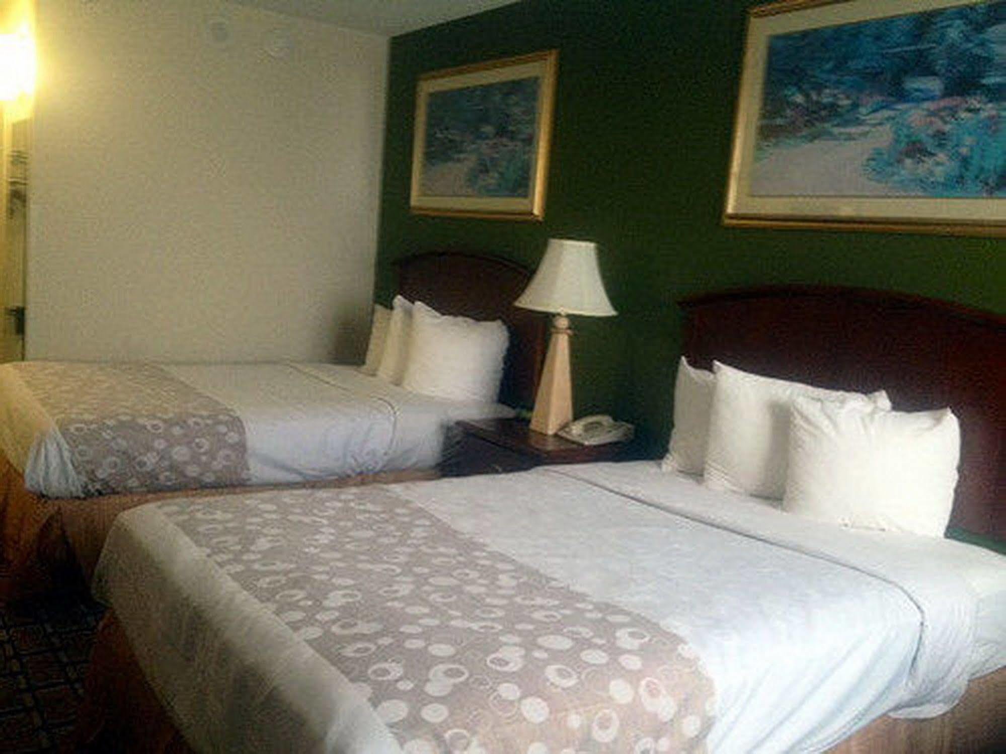 Fairbridge Hotel Cleveland East Wickliffe Экстерьер фото