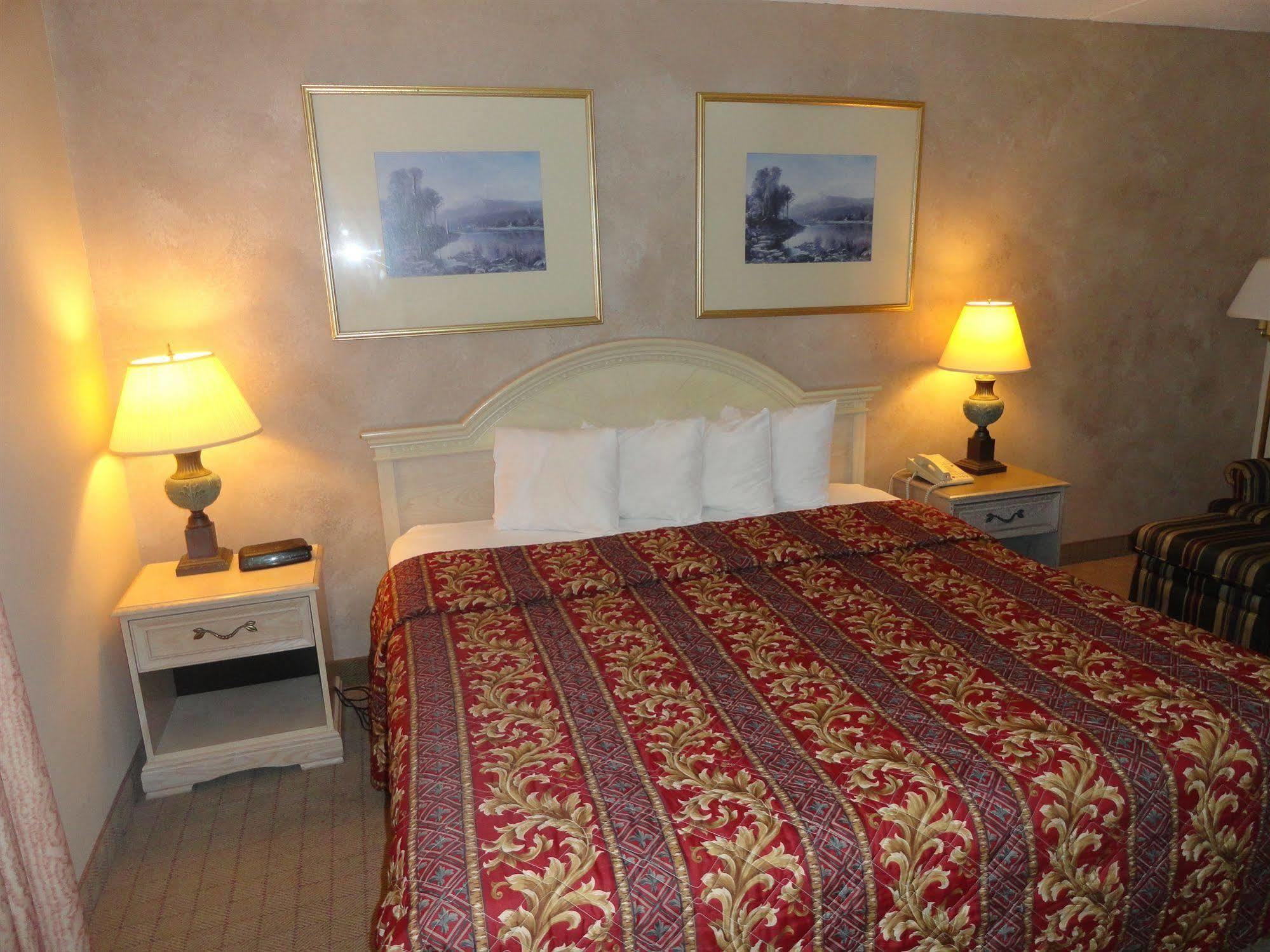 Fairbridge Hotel Cleveland East Wickliffe Экстерьер фото