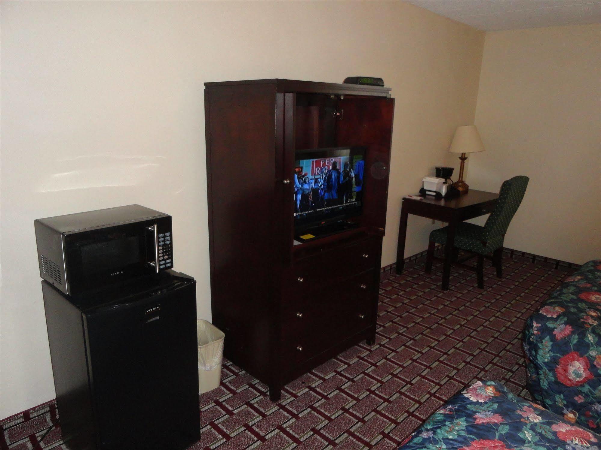 Fairbridge Hotel Cleveland East Wickliffe Экстерьер фото